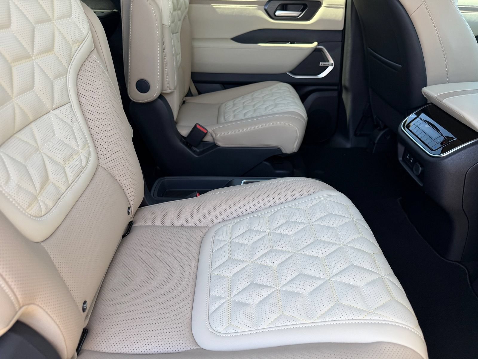 New 2026 Nissan Armada Platinum Reserve AWD/4WD image 11