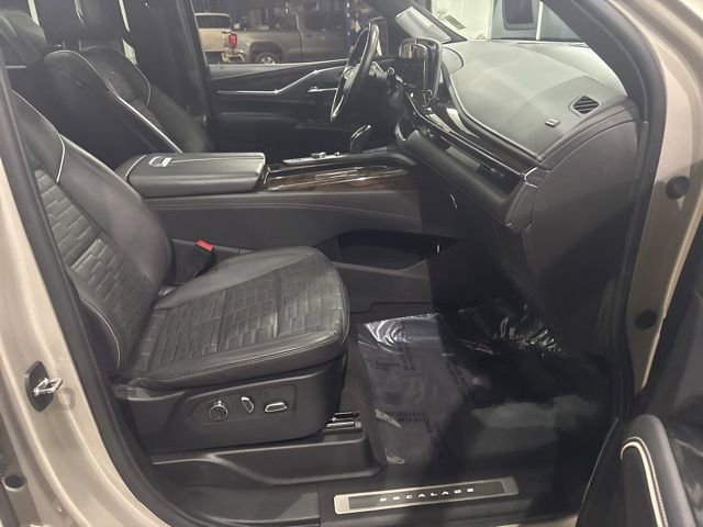 Used 2024 Cadillac Escalade Premium Luxury Platinum image 43