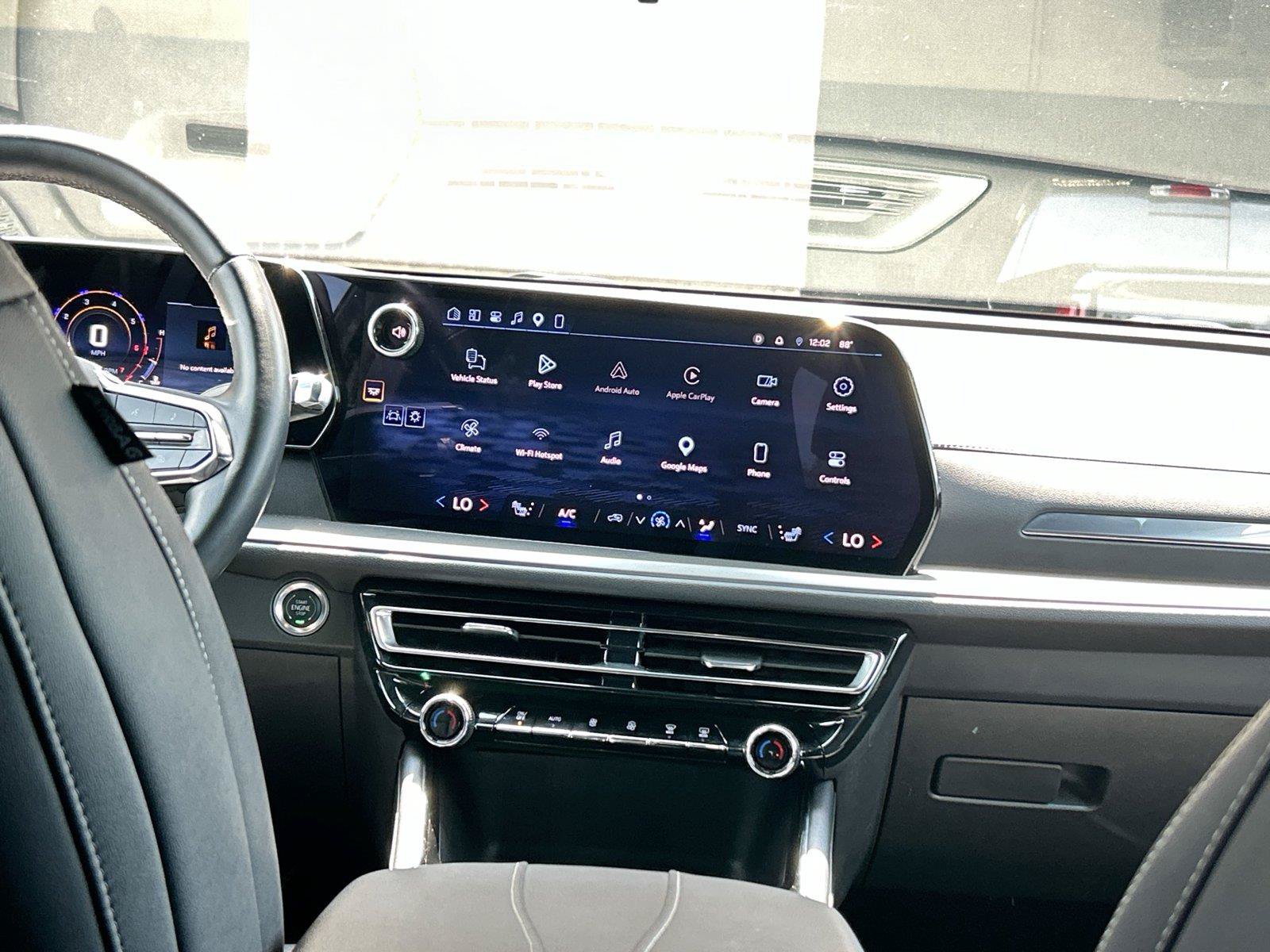 Used 2025 Chevrolet Traverse LT FWD image 20