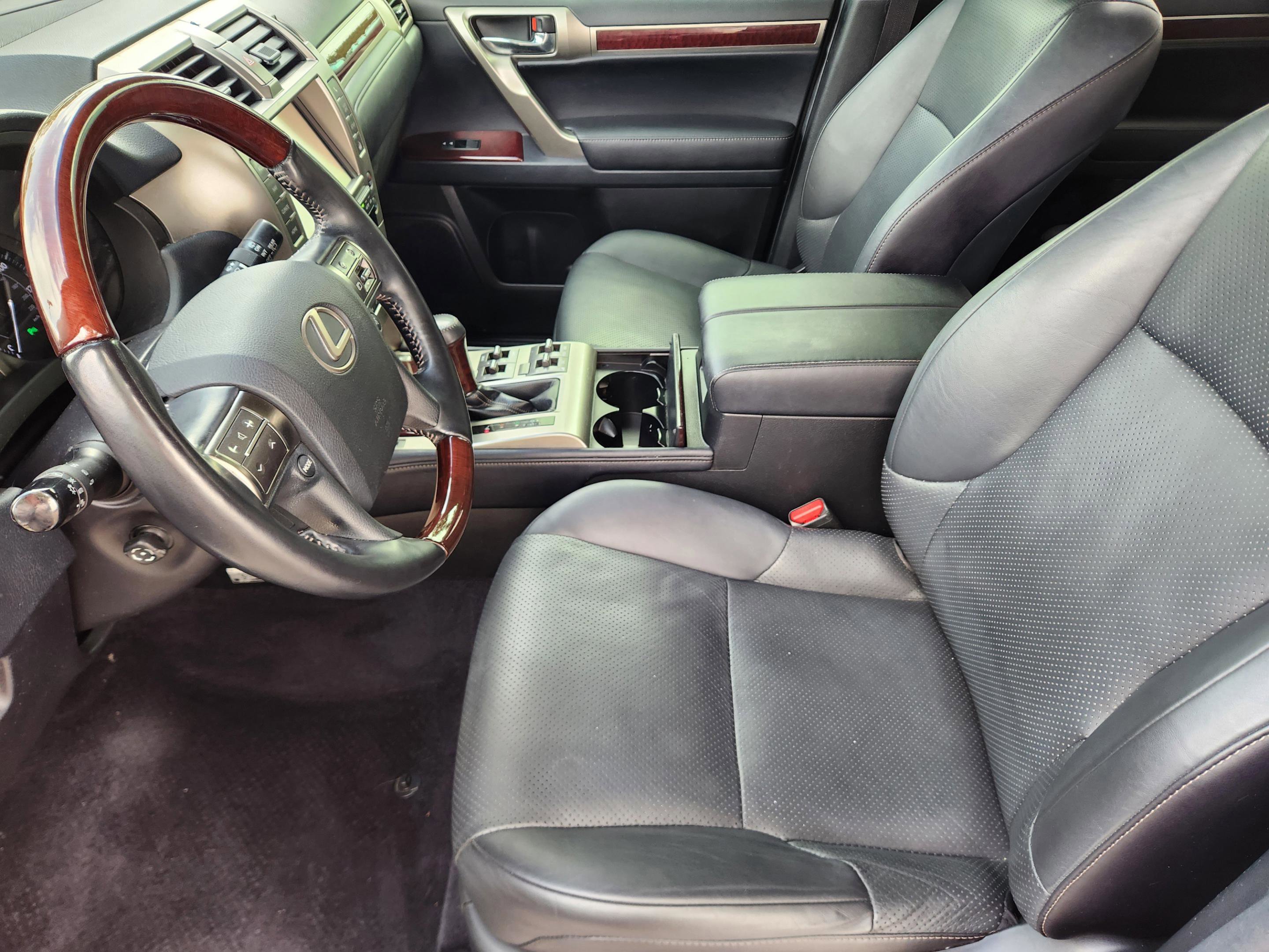 Used 2017 Lexus GX 460 Luxury w/ Preferred Accessory Package image 5