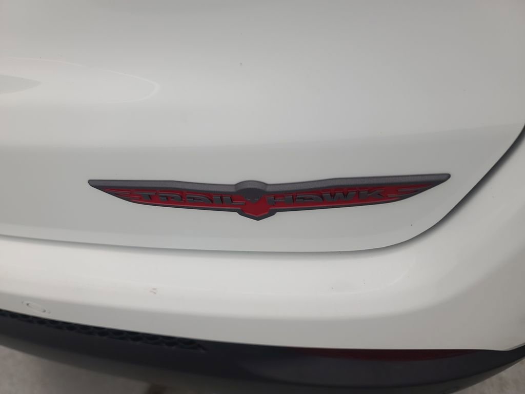 Used 2024 Jeep Compass Trailhawk image 12