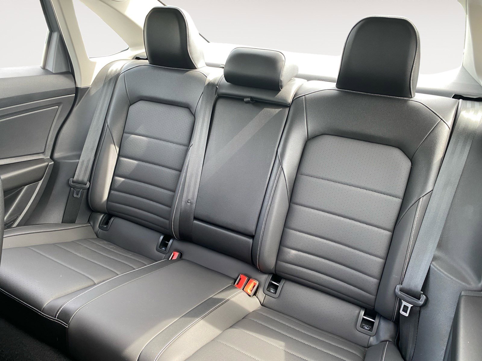 Used 2022 Volkswagen Jetta SE FWD image 18