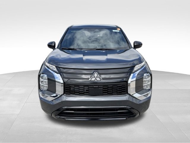 New 2026 Mitsubishi Outlander LE FWD image 8