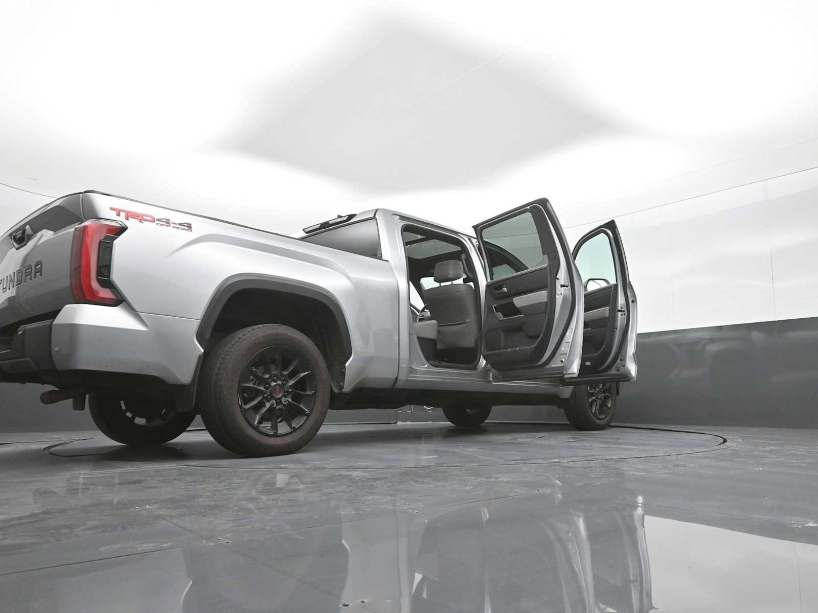 Used 2025 Toyota Tundra Limited w/ TRD Off-Road Package AWD/4WD image 43