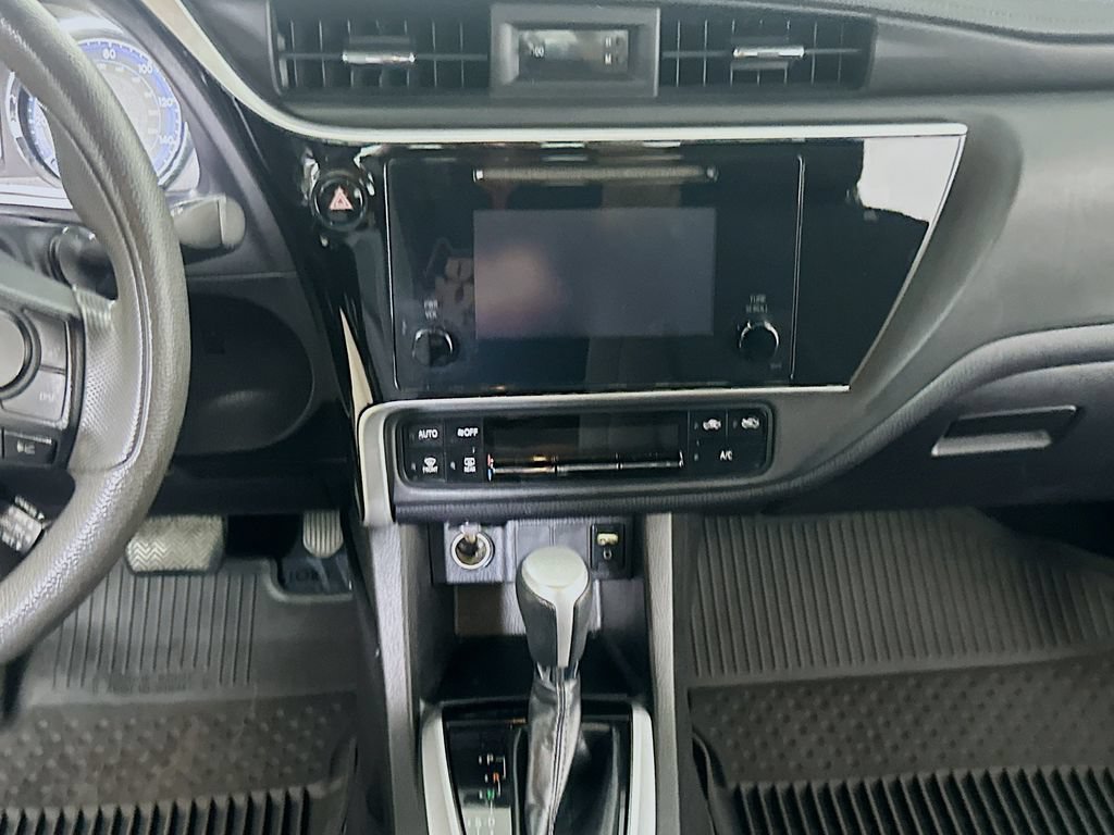 Used 2019 Toyota Corolla LE FWD image 18