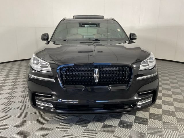 Used 2023 Lincoln Aviator Reserve w/ Equipment Group 201A AWD/4WD image 2