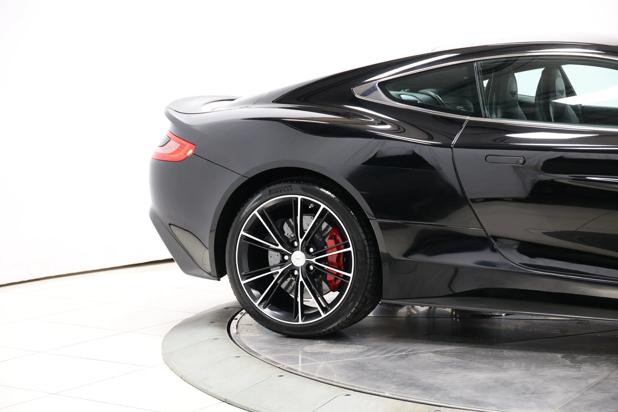 Used 2014 Aston Martin Vanquish Coupe RWD image 64