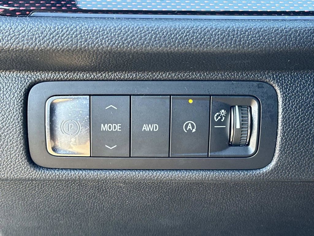 Used 2024 Chevrolet Traverse Z71 image 21