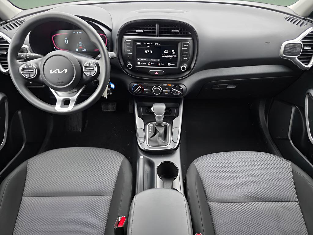Used 2025 Kia Soul LX FWD image 21