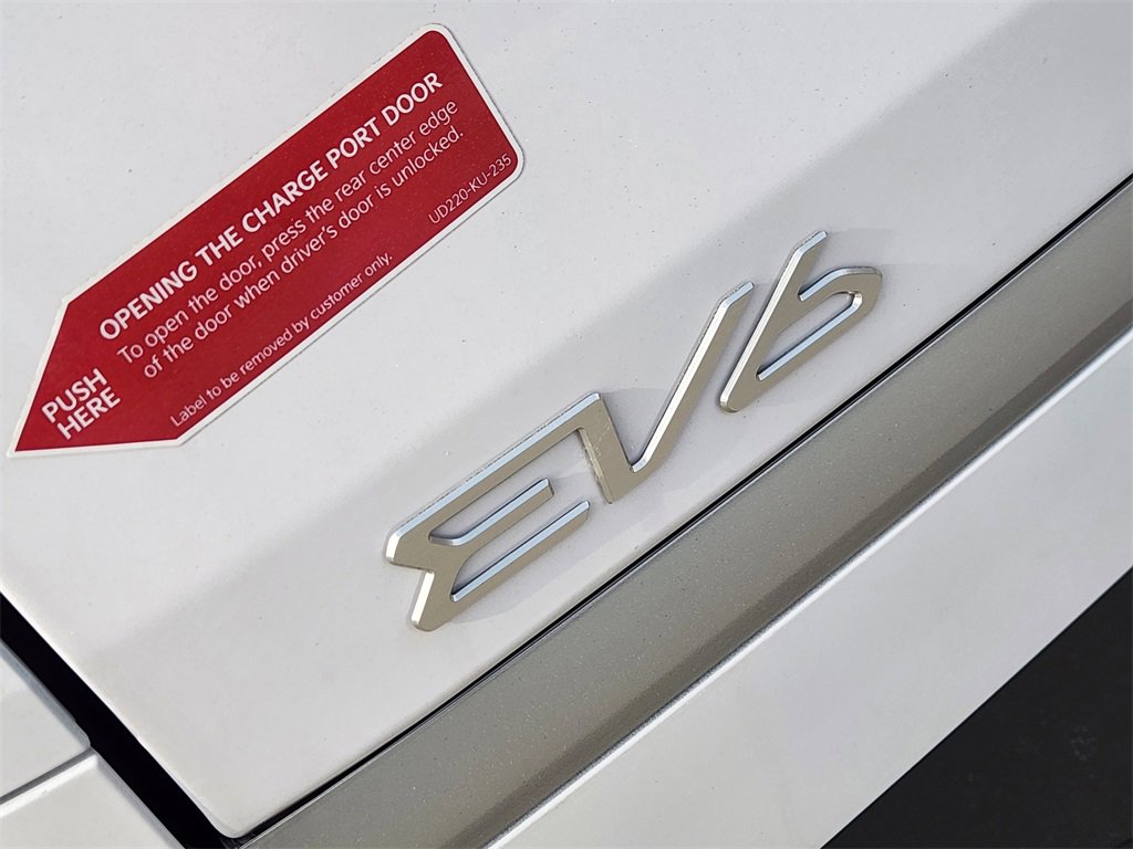 New 2025 Kia EV6 Light w/ Light LR Technology Package image 8