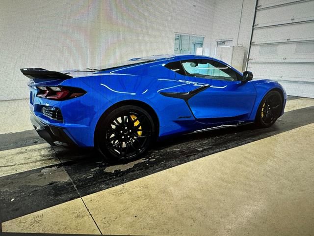 Used 2025 Chevrolet Corvette Z06 image 2