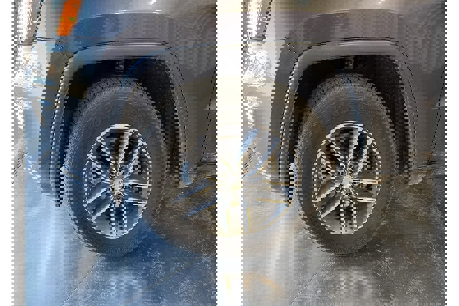 Used 2017 Jeep Grand Cherokee Limited image 3