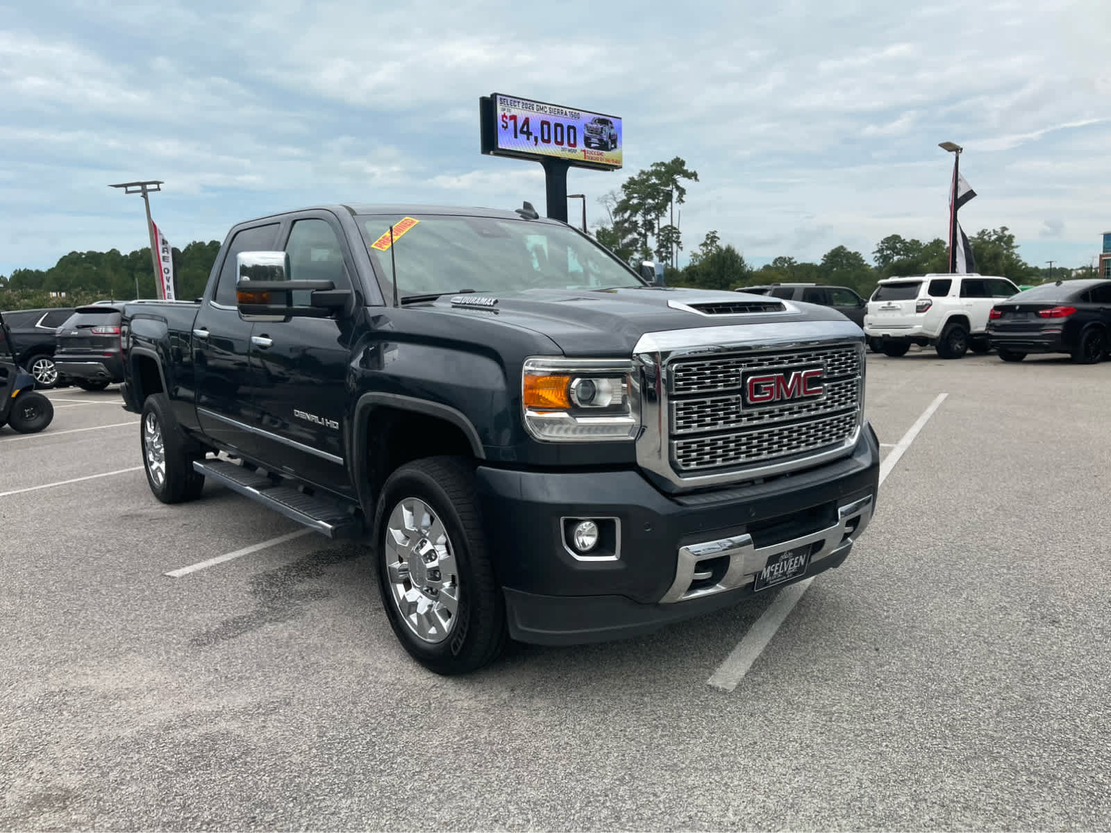 Used 2019 GMC Sierra 2500 Denali w/ Duramax Plus Package AWD/4WD image 3