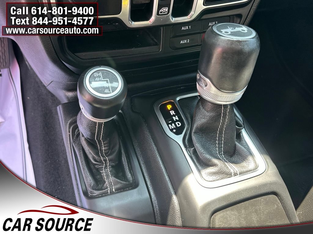 Used 2019 Jeep Wrangler Unlimited Sahara w/ Dual Top Group AWD/4WD image 21