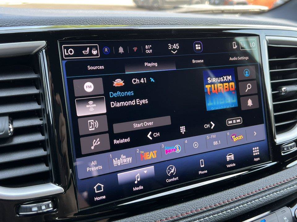 New 2027 Chrysler Pacifica Select AWD/4WD image 23