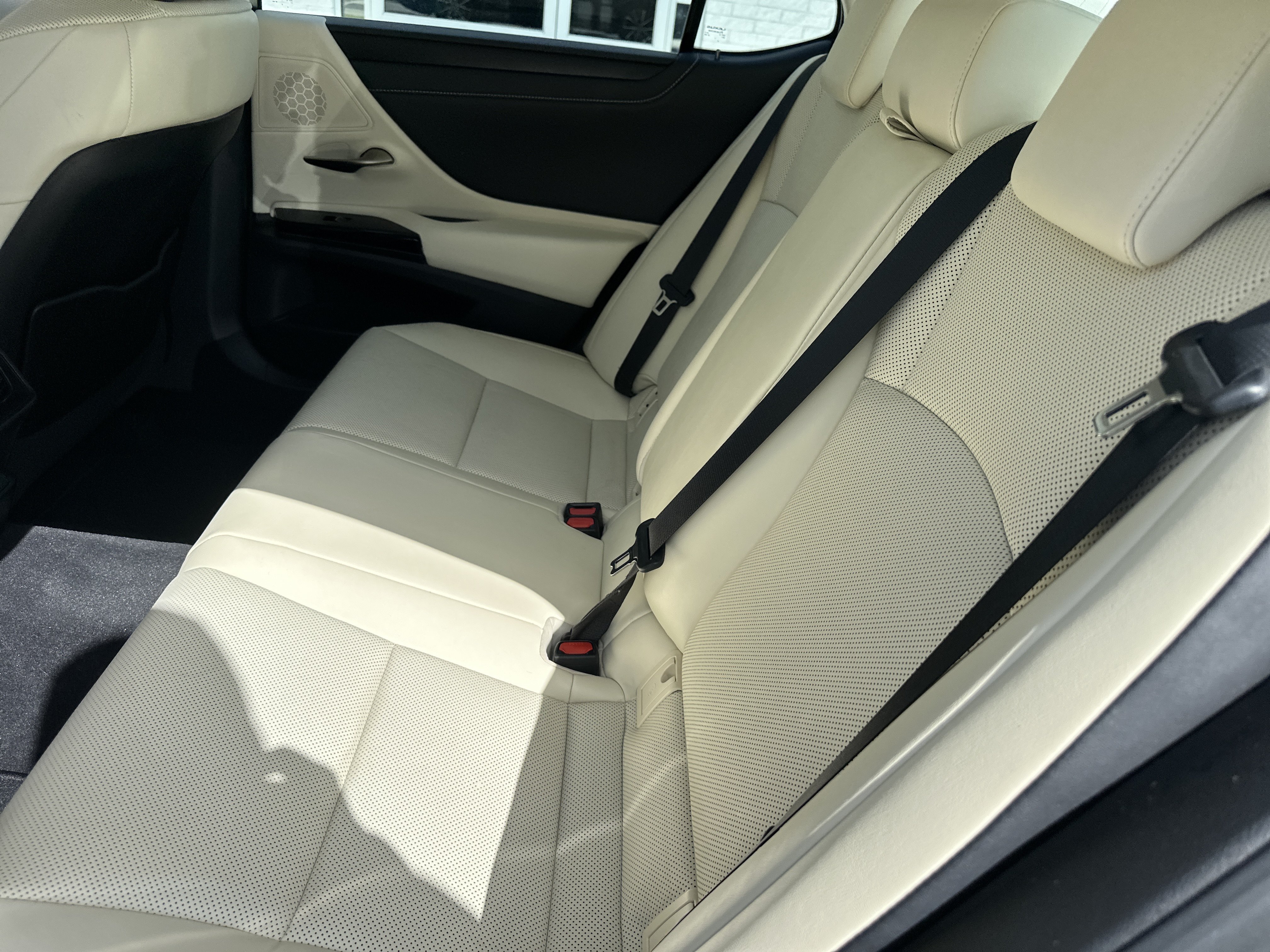 Used 2022 Lexus ES 250 w/ Premium Package AWD/4WD image 9