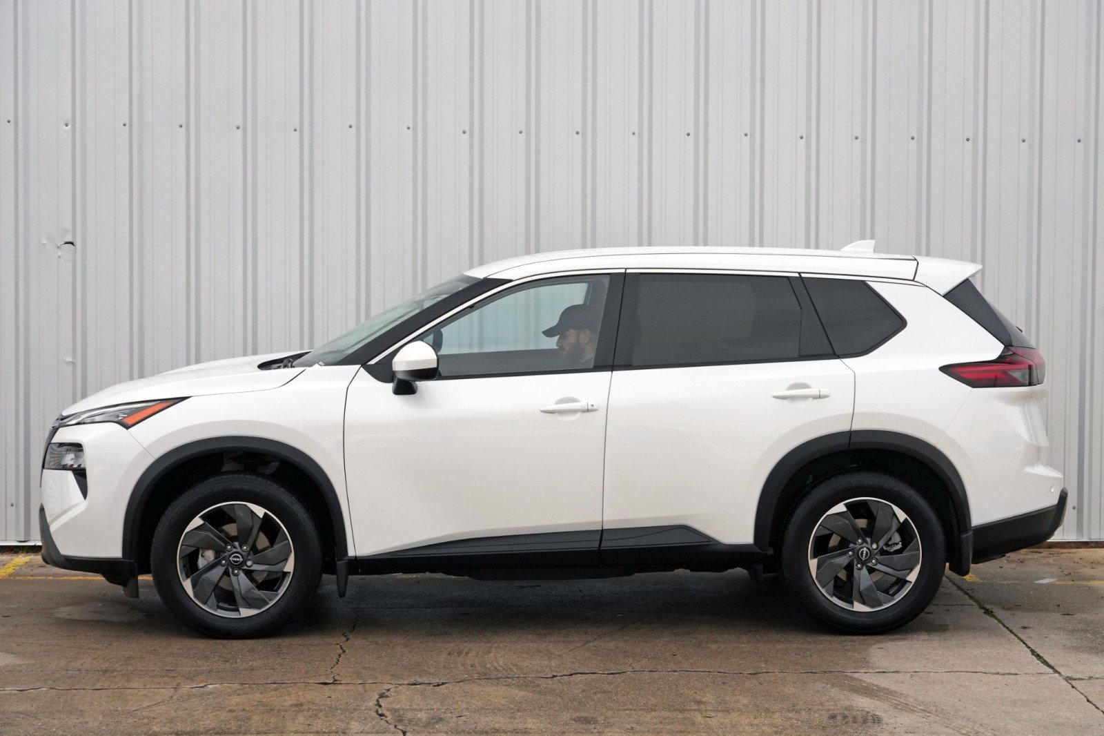 Used 2024 Nissan Rogue SV image 47