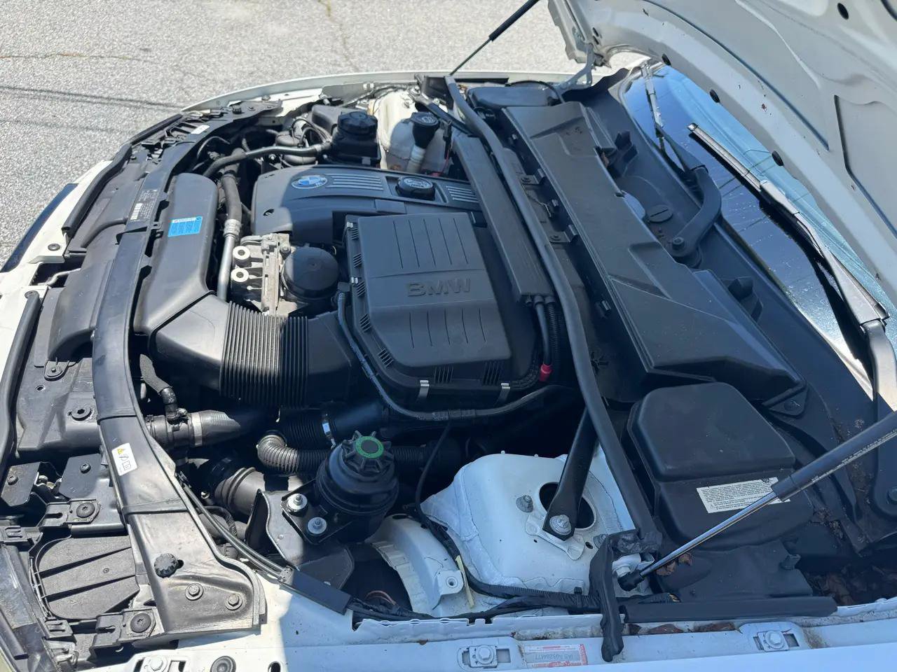 Used 2010 BMW 335i Convertible RWD image 33