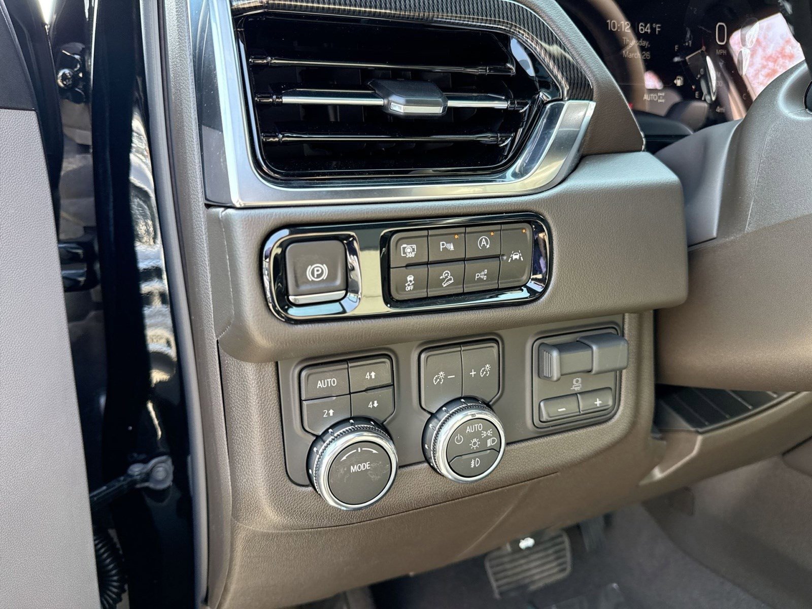 New 2026 GMC Yukon Elevation w/ Elevation Premium Package AWD/4WD image 17