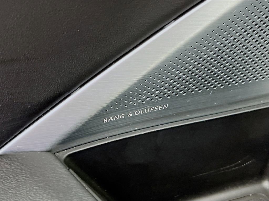Used 2025 Acura MDX SH-AWD w/ Technology Package image 18