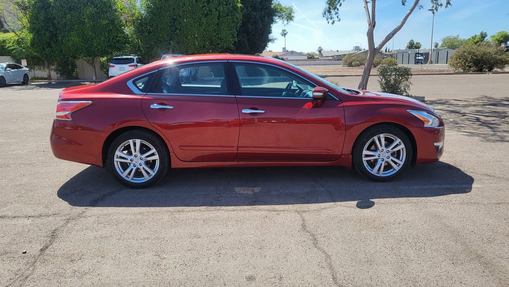 Used 2015 Nissan Altima 3.5 SL FWD image 10