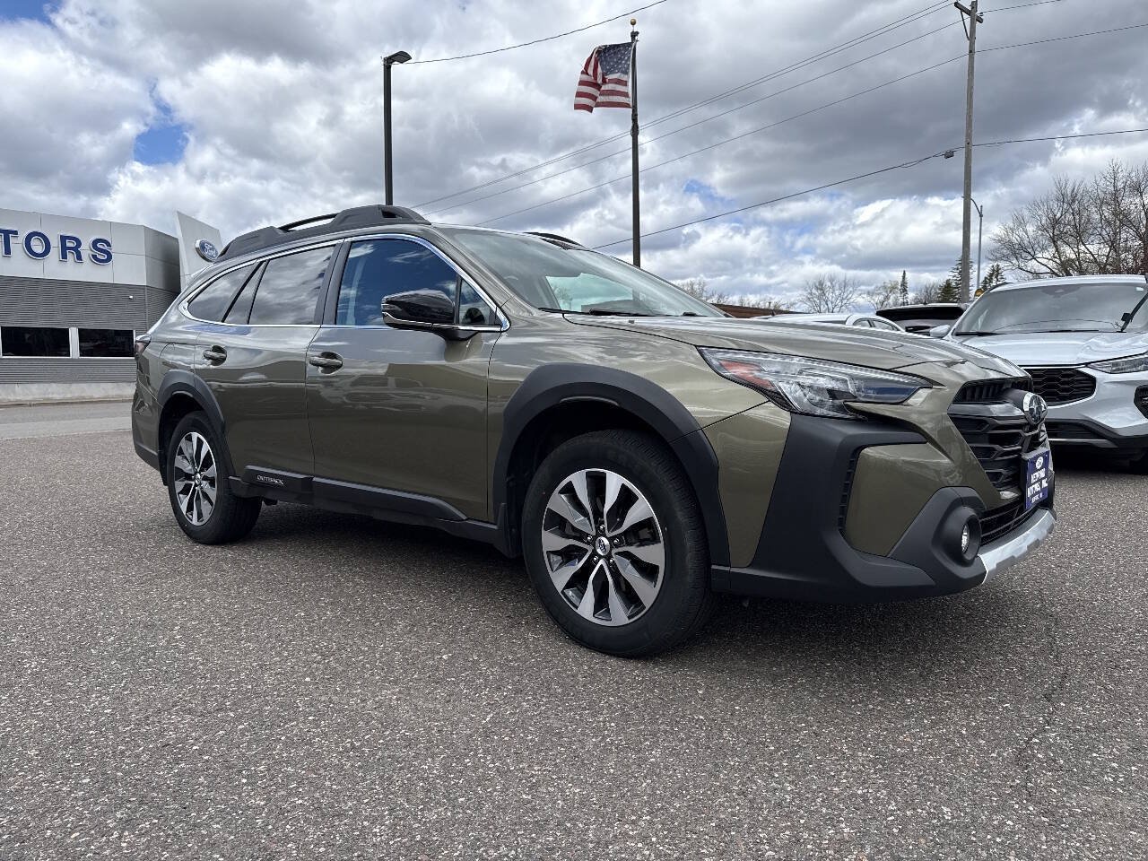 Used 2023 Subaru Outback Limited AWD/4WD image 1
