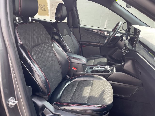 Used 2024 Ford Escape ST-Line w/ Tech Pack #1 AWD/4WD image 36