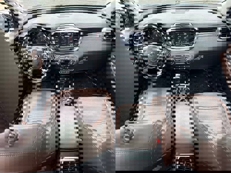 Used 2019 Kia Sorento SX image 15