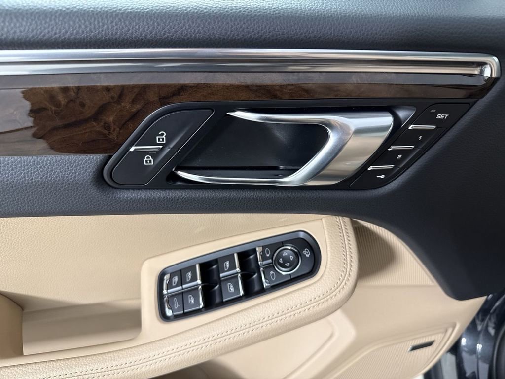 New 2026 Porsche Macan AWD/4WD image 34