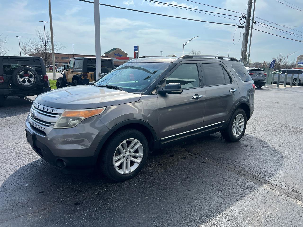 Used 2012 Ford Explorer XLT AWD/4WD image 2