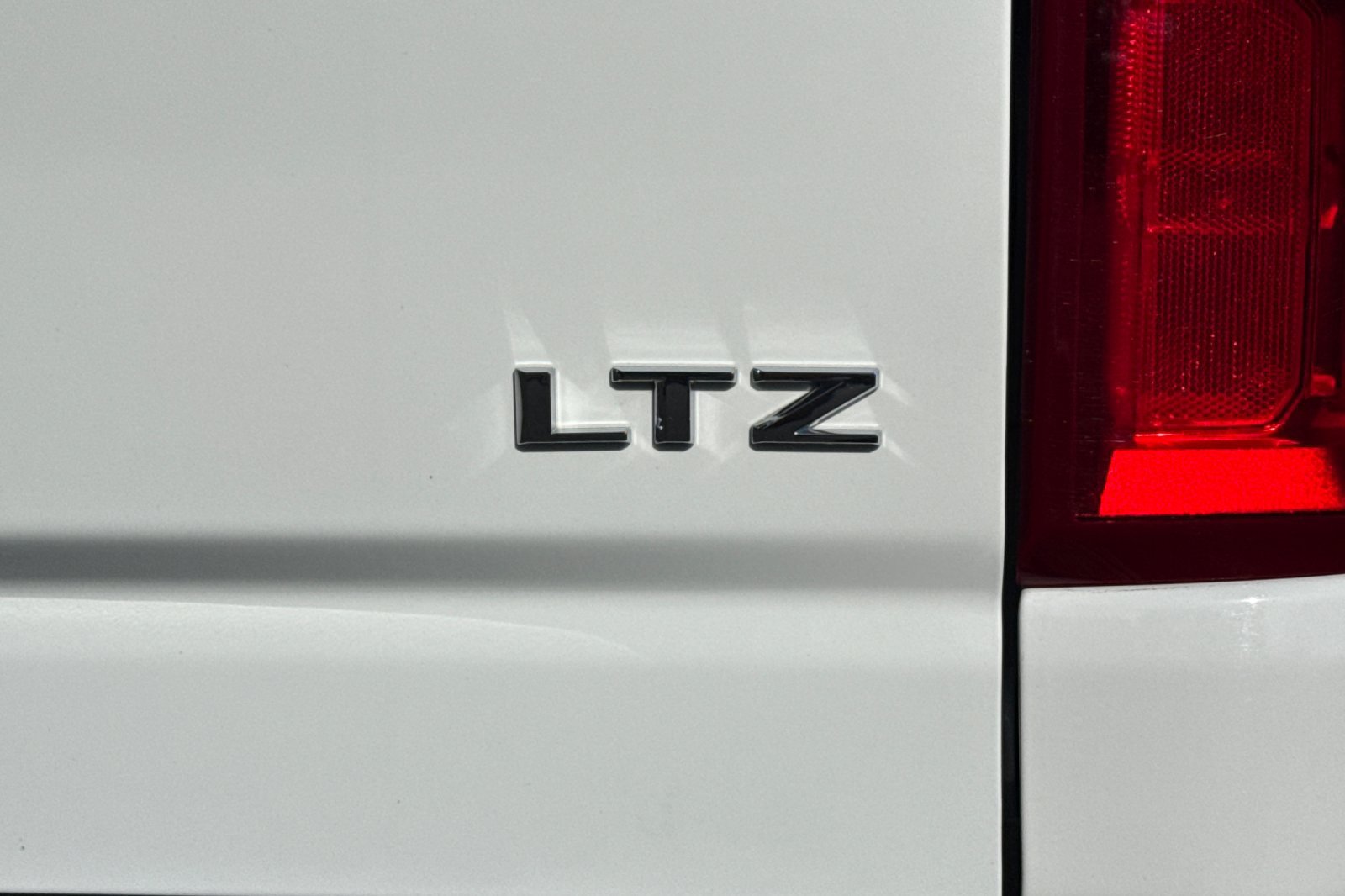 Used 2024 Chevrolet Silverado 2500 LTZ AWD/4WD image 27