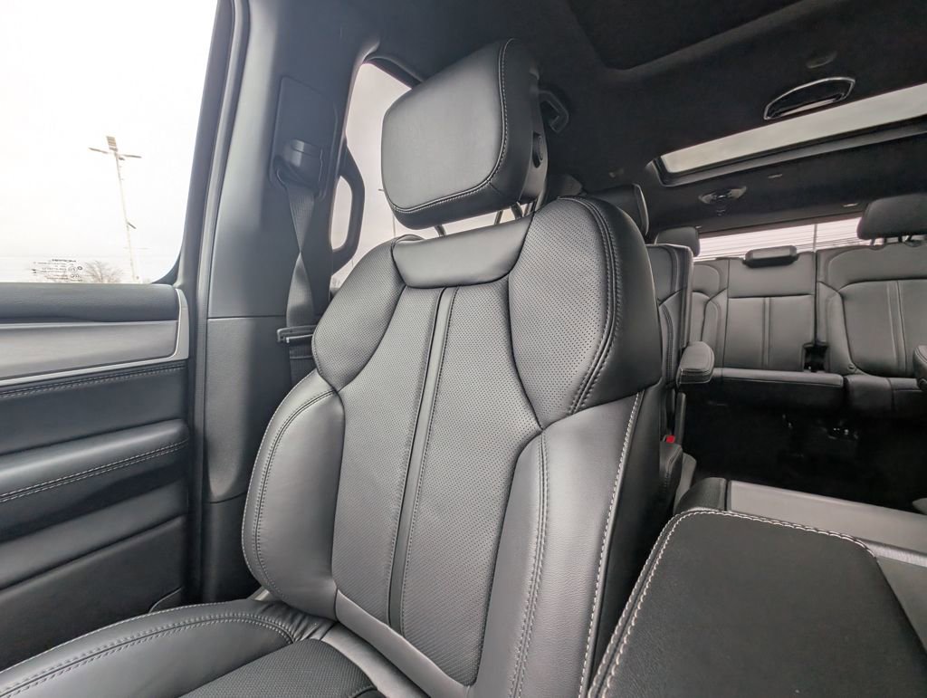 New 2026 Jeep Grand Wagoneer L Limited w/ Premium Group II image 12