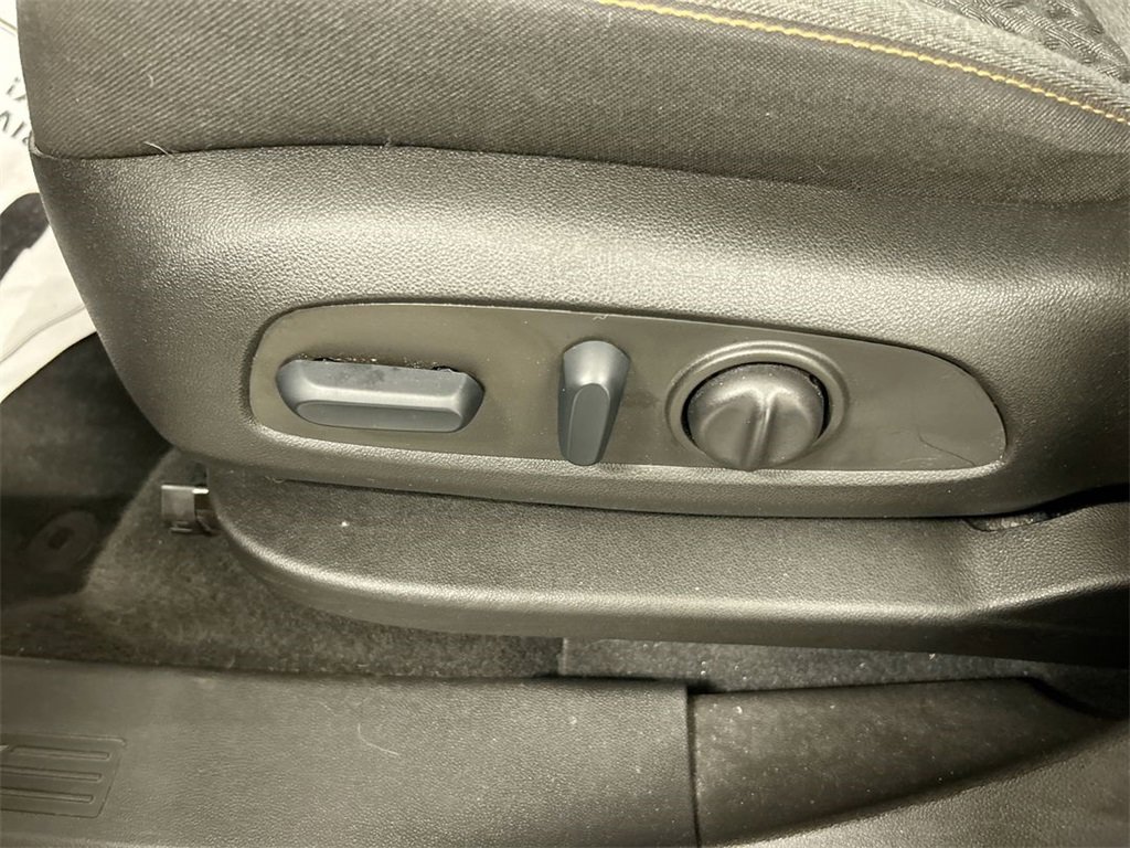 Used 2023 Chevrolet Equinox LT image 10