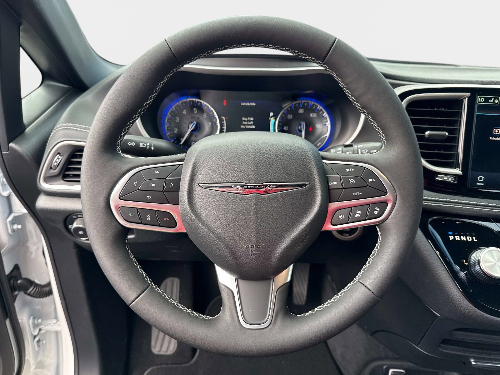 New 2026 Chrysler Pacifica Select image 27