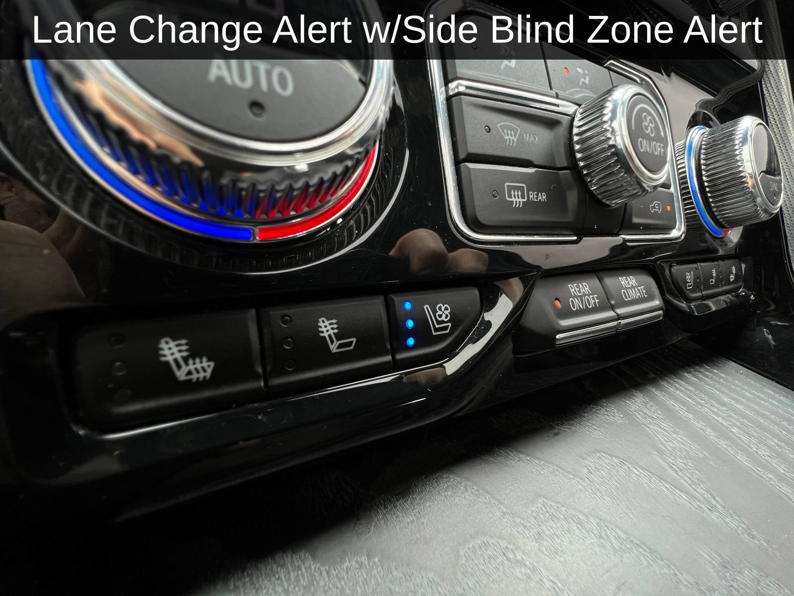 Used 2023 GMC Yukon XL Denali AWD/4WD image 26