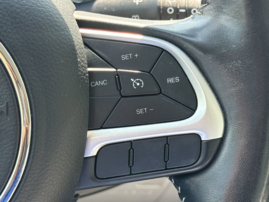 Used 2020 Jeep Compass Latitude w/ Popular Equipment Group FWD image 28