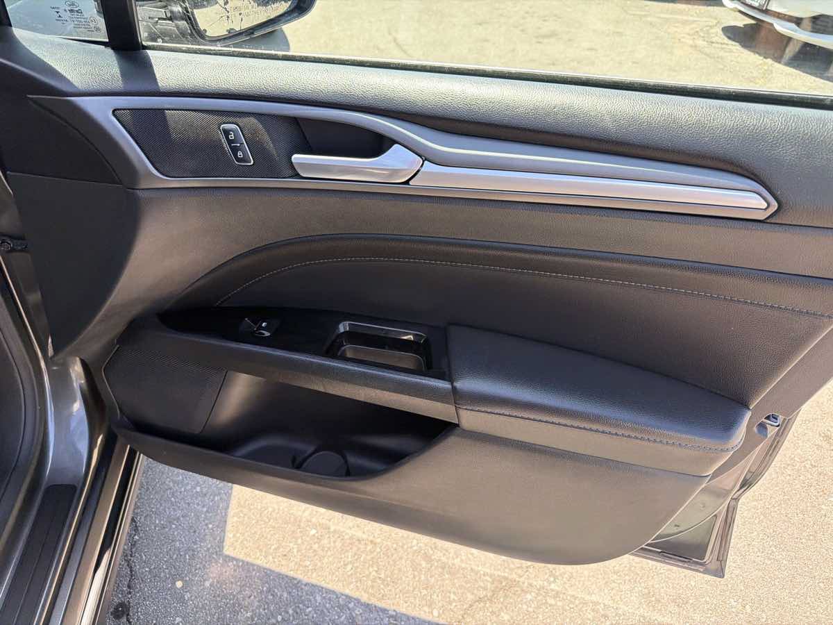 Used 2015 Ford Fusion Energi Titanium w/ Driver Assist Package FWD image 13