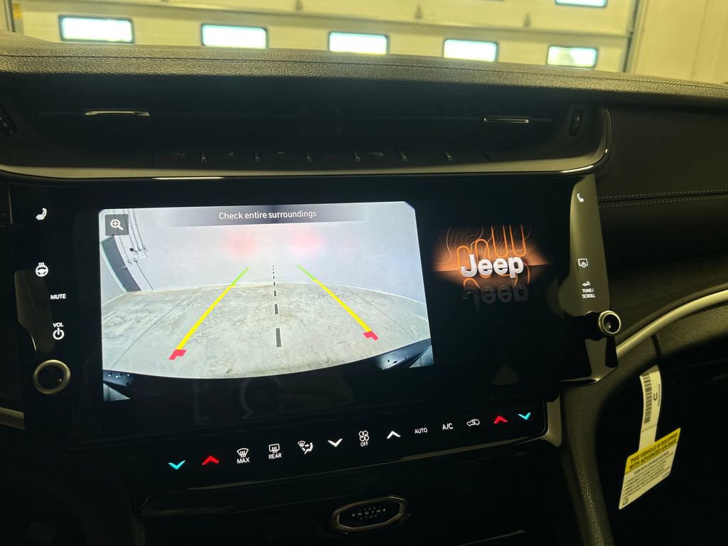 New 2026 Jeep Grand Cherokee Altitude image 23