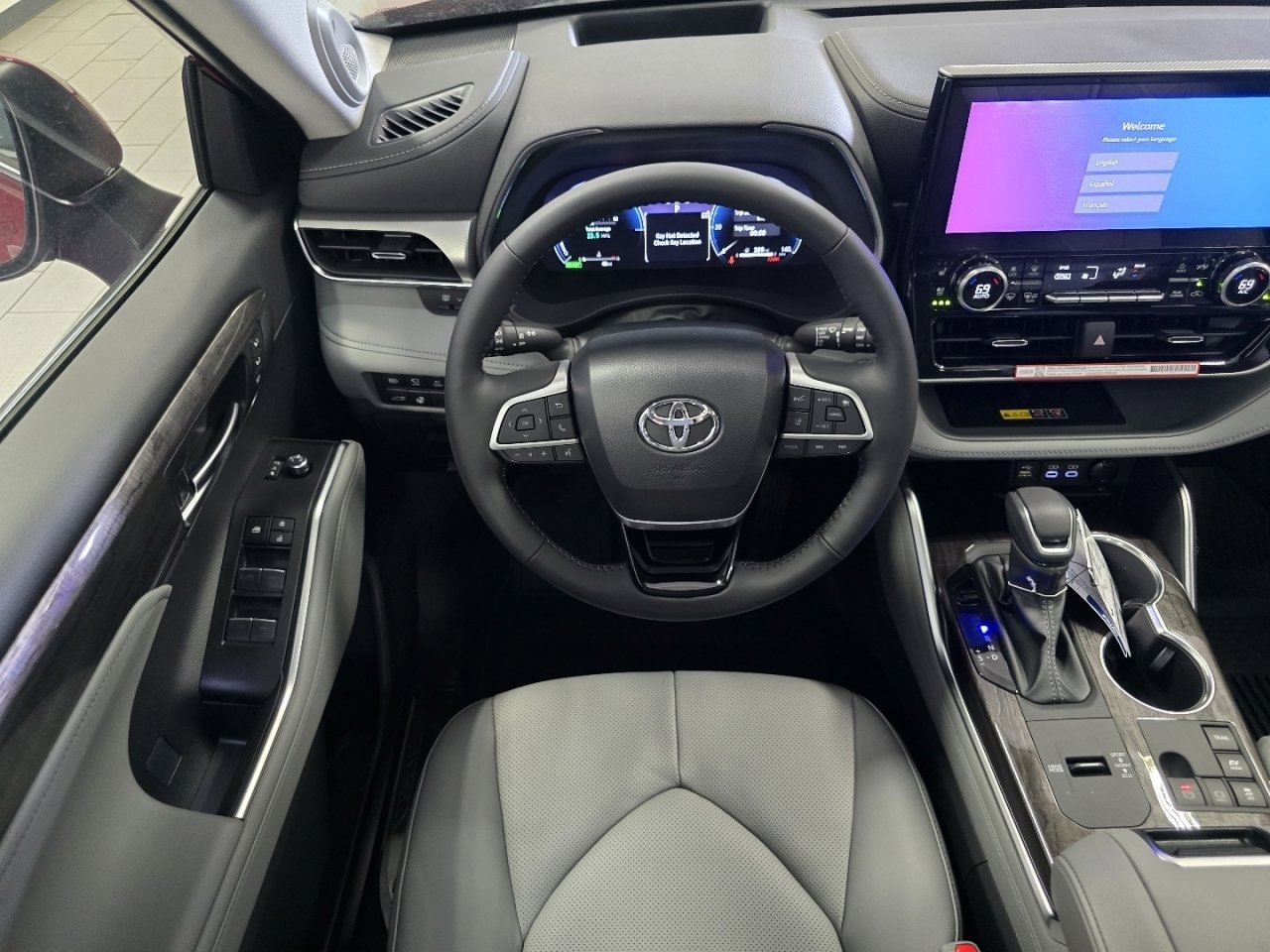 New 2026 Toyota Highlander Platinum AWD/4WD image 25