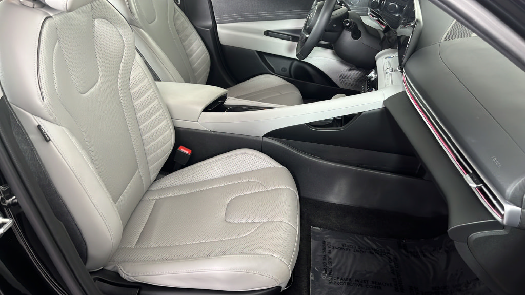 Used 2024 Hyundai Elantra Limited FWD image 22