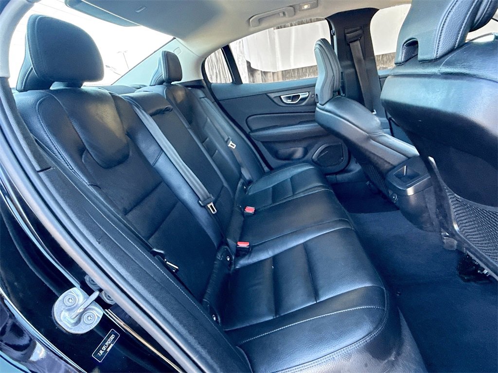 Used 2023 Volvo S60 B5 Plus image 31