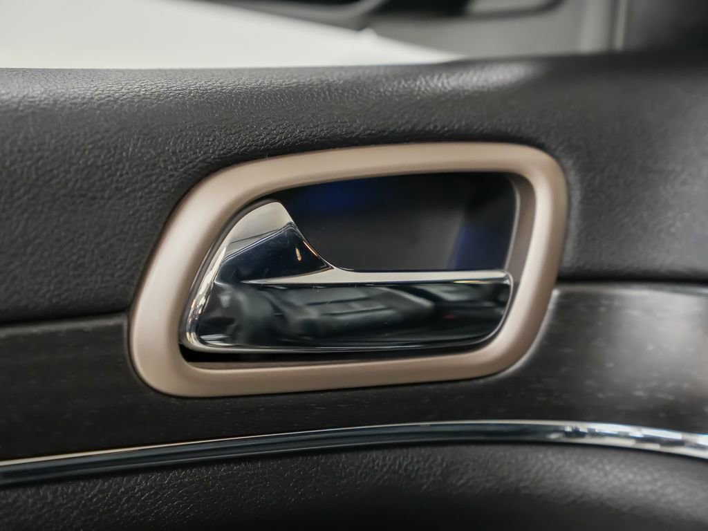 Used 2016 Jeep Grand Cherokee Limited image 20