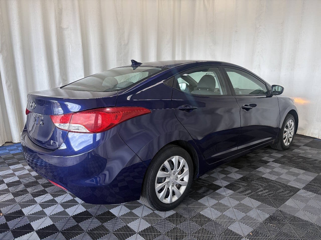 Used 2011 Hyundai Elantra GLS FWD image 6