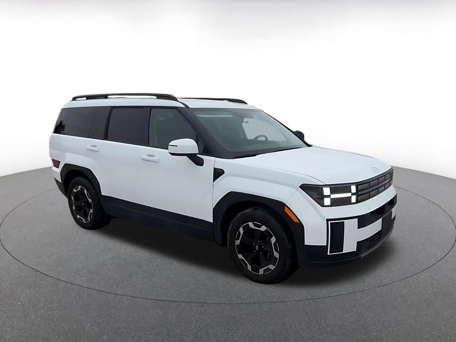 Used 2025 Hyundai Santa Fe SEL image 2