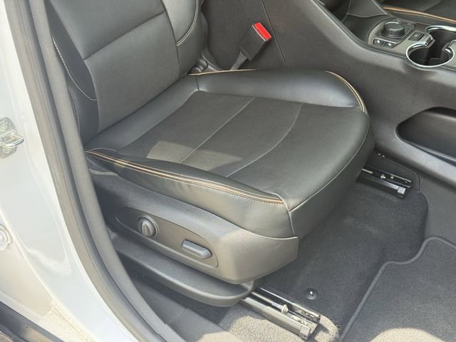 Used 2022 GMC Terrain AT4 w/ Tech Package image 19