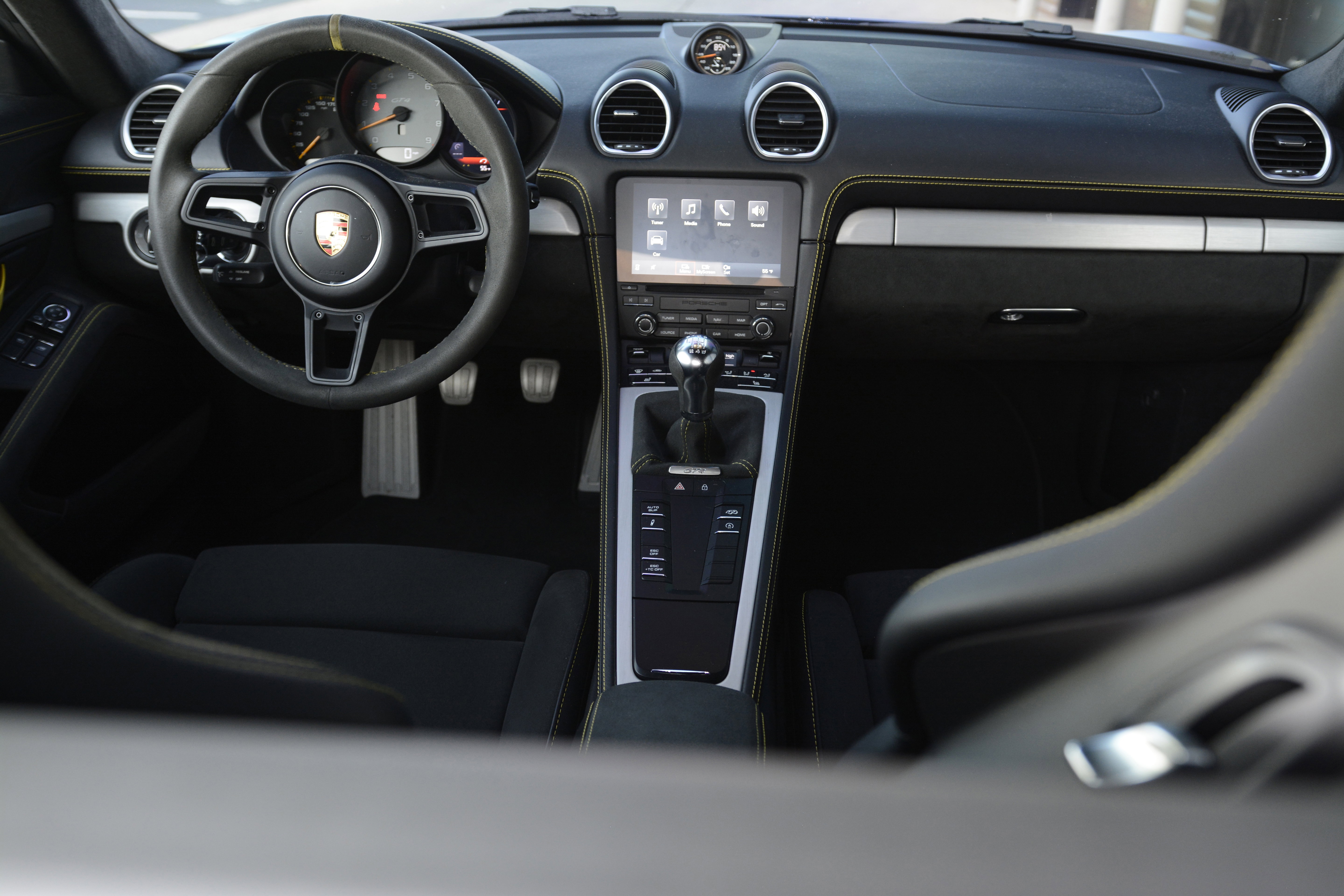 Certified 2022 Porsche 718 Cayman GT4 RWD image 12