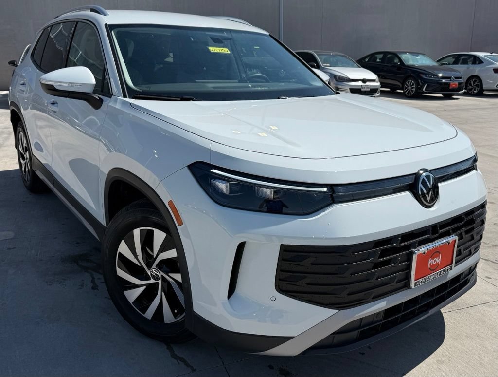 Certified 2025 Volkswagen Tiguan S FWD image 1
