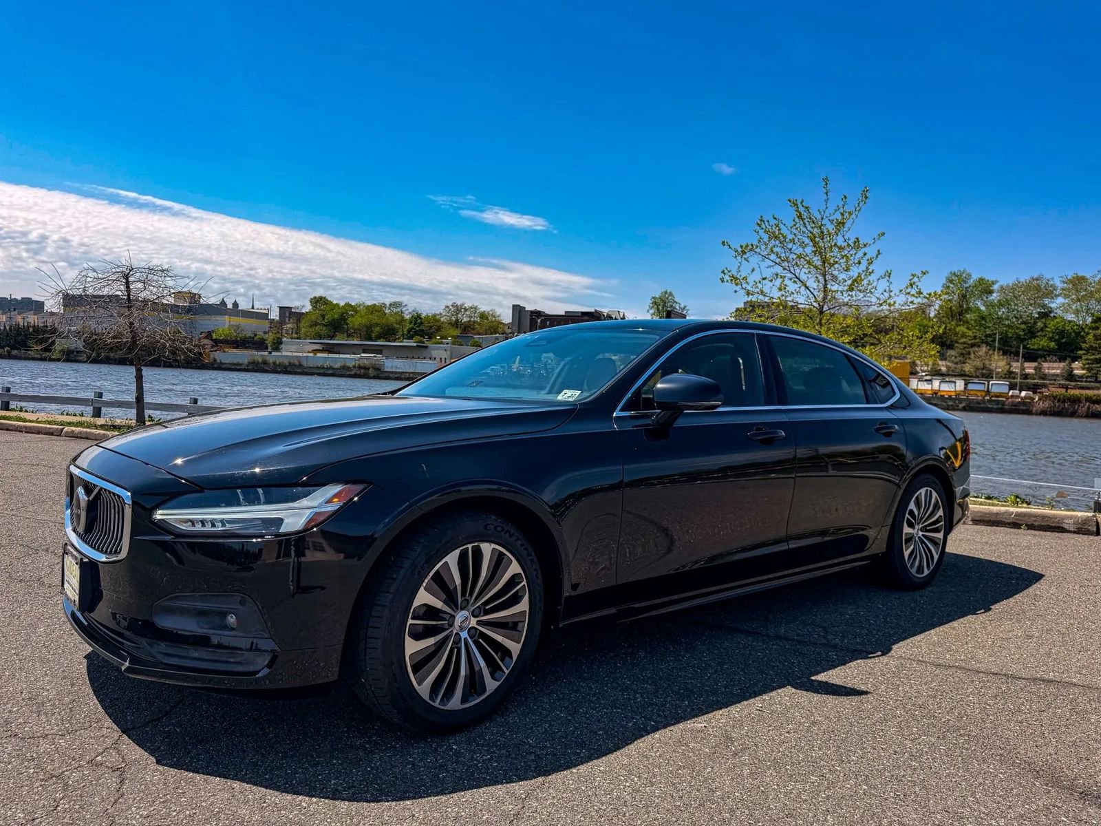 Used 2022 Volvo S90 B6 Momentum AWD/4WD image 4