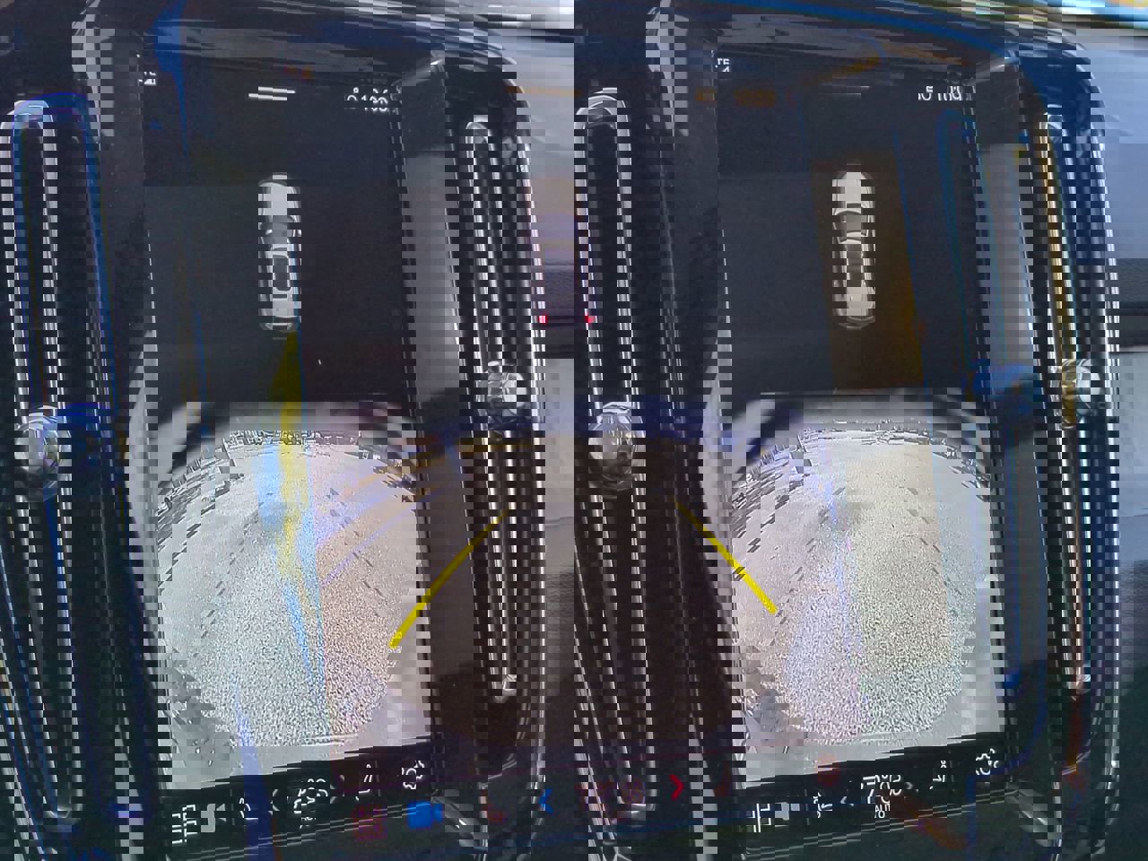 New 2025 Volvo XC40 B5 Core w/ Protection Package Premier image 20