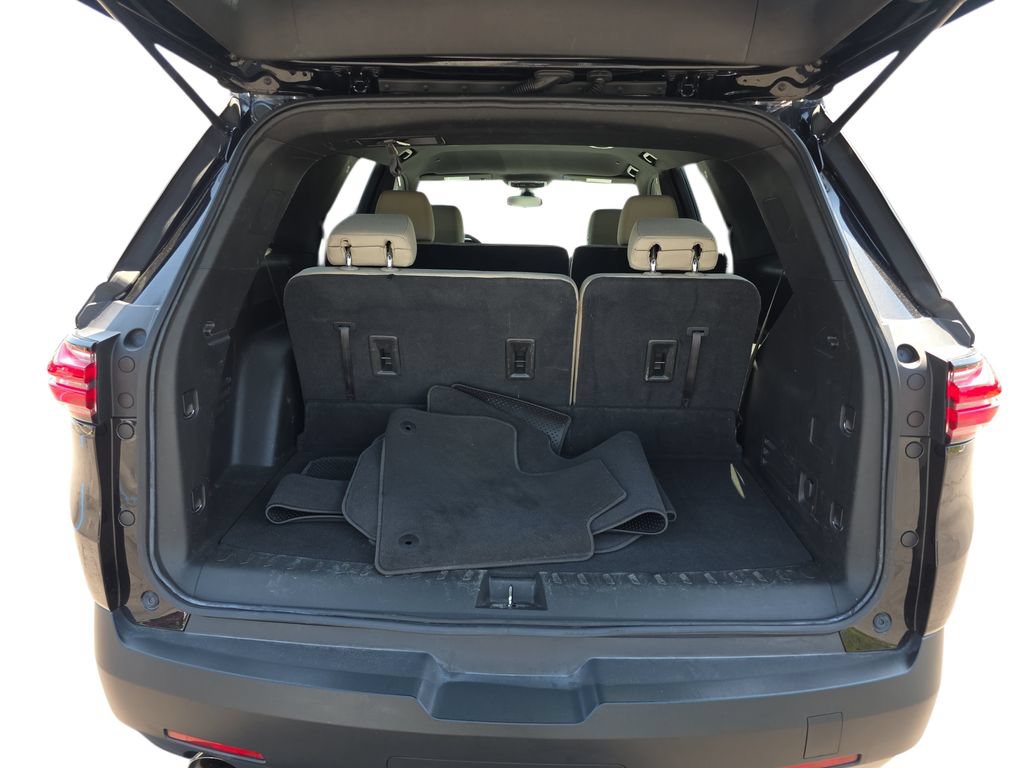 Used 2023 Chevrolet Traverse LS FWD image 29